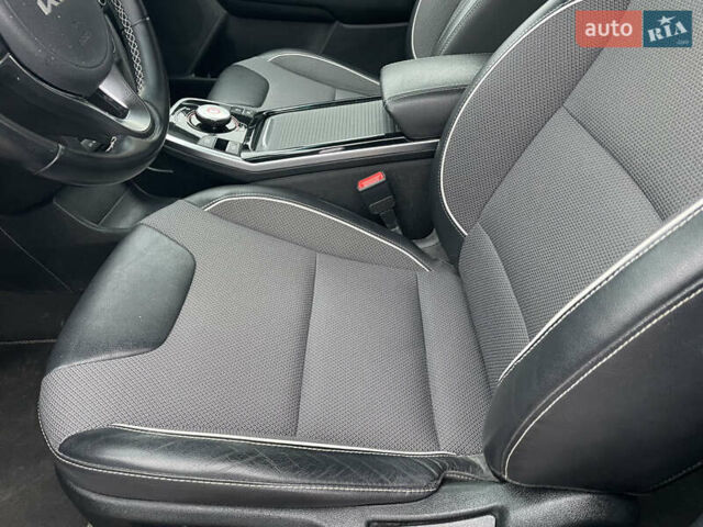 Синий Киа Niro, объемом двигателя 0 л и пробегом 95 тыс. км за 17900 $, фото 22 на Automoto.ua