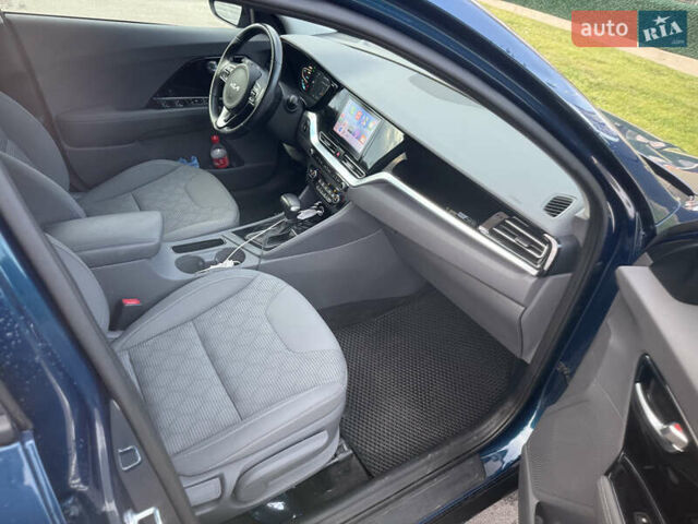 Синий Киа Niro, объемом двигателя 1.58 л и пробегом 40 тыс. км за 19900 $, фото 19 на Automoto.ua