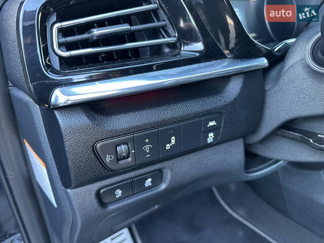 Синий Киа Niro, объемом двигателя 0 л и пробегом 95 тыс. км за 21100 $, фото 28 на Automoto.ua