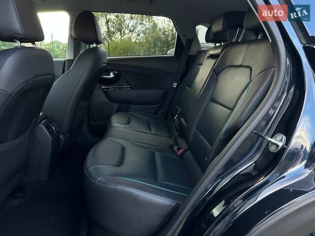 Синий Киа Niro, объемом двигателя 0 л и пробегом 75 тыс. км за 23200 $, фото 64 на Automoto.ua