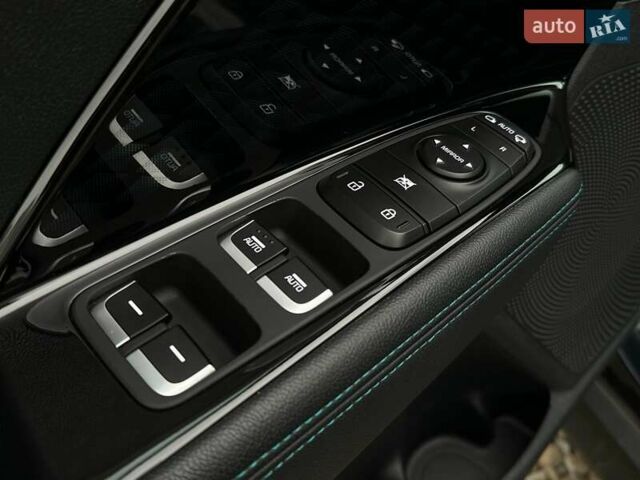 Синій Кіа Niro, об'ємом двигуна 0 л та пробігом 71 тис. км за 24900 $, фото 40 на Automoto.ua