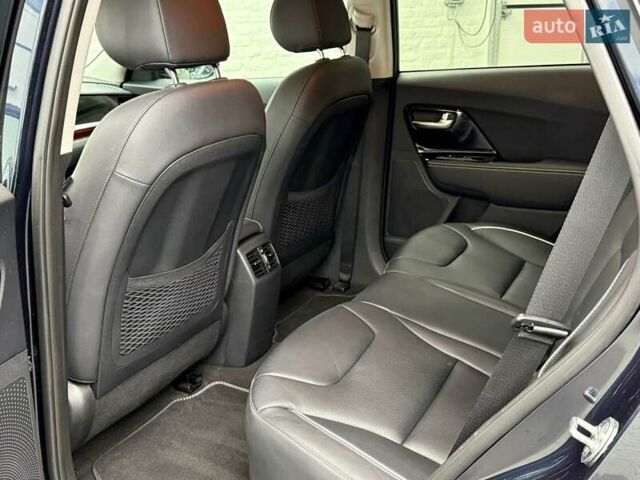 Синий Киа Niro, объемом двигателя 0 л и пробегом 130 тыс. км за 19037 $, фото 32 на Automoto.ua