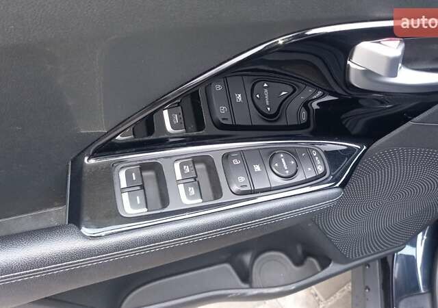 Синий Киа Niro, объемом двигателя 0 л и пробегом 60 тыс. км за 20300 $, фото 10 на Automoto.ua