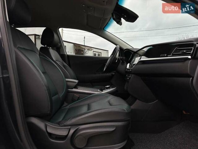 Синій Кіа Niro, об'ємом двигуна 0 л та пробігом 71 тис. км за 24900 $, фото 91 на Automoto.ua