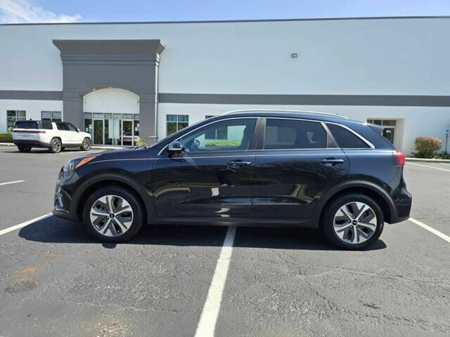 Кіа Niro 2022 у Кропивницькому (Кіровограді) на Automoto.ua Синій Кіа Niro, об'ємом двигуна 0 л та пробігом 14 тис. км за 14000 $, фото 3 на Automoto.ua