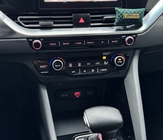 Синий Киа Niro, объемом двигателя 1.6 л и пробегом 68 тыс. км за 19500 $, фото 13 на Automoto.ua