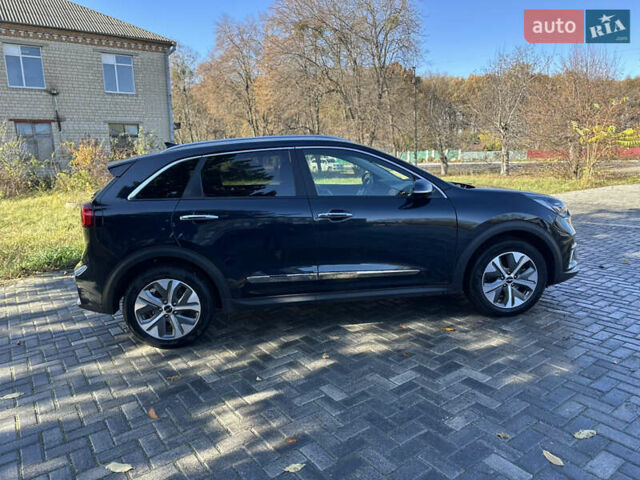 Синий Киа Niro, объемом двигателя 0 л и пробегом 95 тыс. км за 21100 $, фото 6 на Automoto.ua