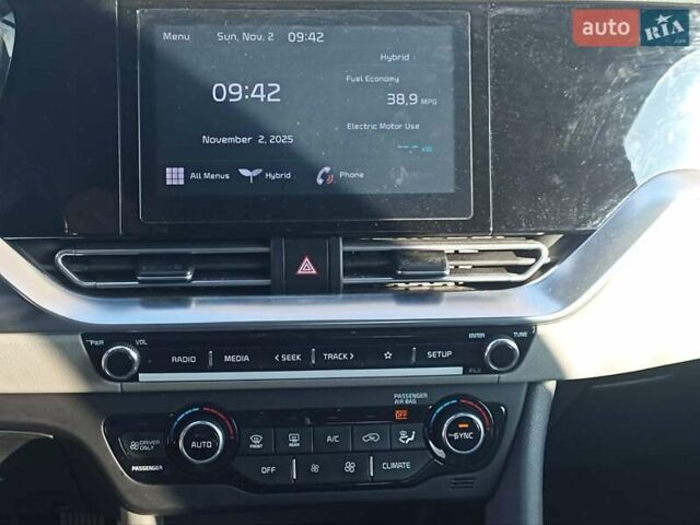 Синий Киа Niro, объемом двигателя 1.58 л и пробегом 98 тыс. км за 21500 $, фото 1 на Automoto.ua