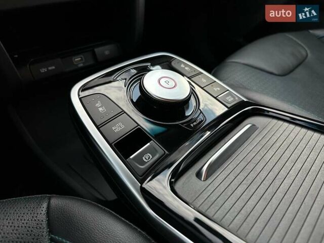 Синий Киа Niro, объемом двигателя 0 л и пробегом 75 тыс. км за 23200 $, фото 10 на Automoto.ua