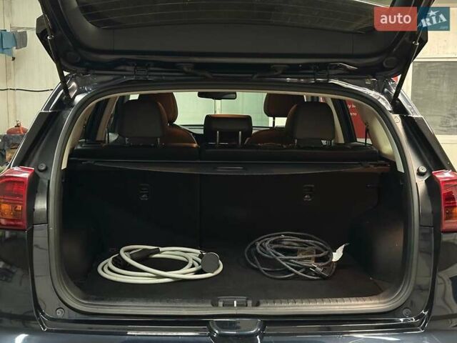 Синій Кіа Niro, об'ємом двигуна 0 л та пробігом 71 тис. км за 24900 $, фото 84 на Automoto.ua