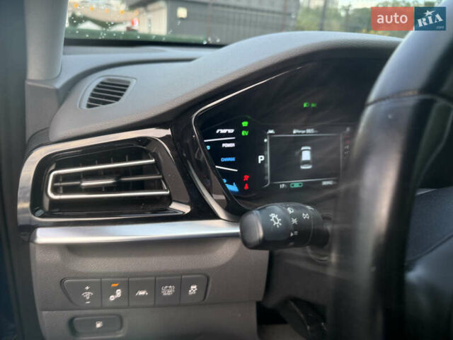 Синий Киа Niro, объемом двигателя 1.58 л и пробегом 40 тыс. км за 19900 $, фото 16 на Automoto.ua