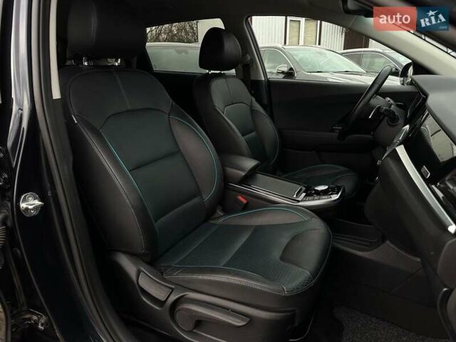 Синій Кіа Niro, об'ємом двигуна 0 л та пробігом 71 тис. км за 24900 $, фото 92 на Automoto.ua