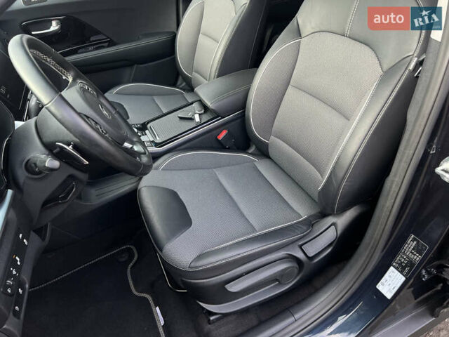 Синий Киа Niro, объемом двигателя 0 л и пробегом 77 тыс. км за 21606 $, фото 30 на Automoto.ua