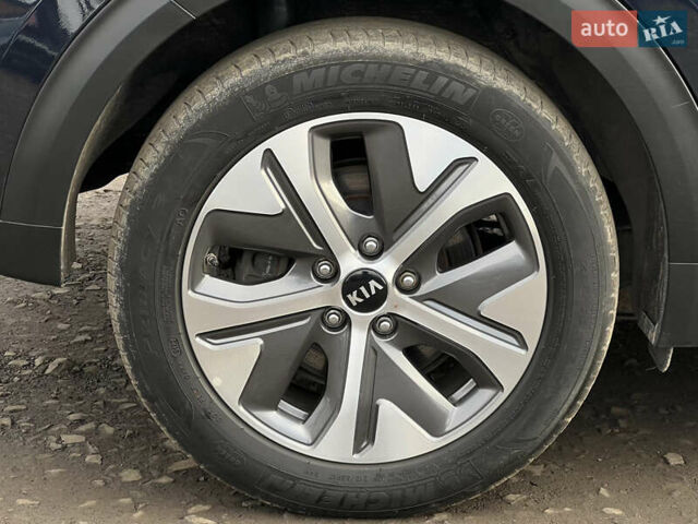 Синий Киа Niro, объемом двигателя 0 л и пробегом 77 тыс. км за 21606 $, фото 23 на Automoto.ua