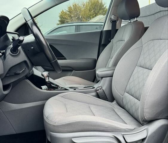 Синий Киа Niro, объемом двигателя 1.6 л и пробегом 68 тыс. км за 19500 $, фото 11 на Automoto.ua