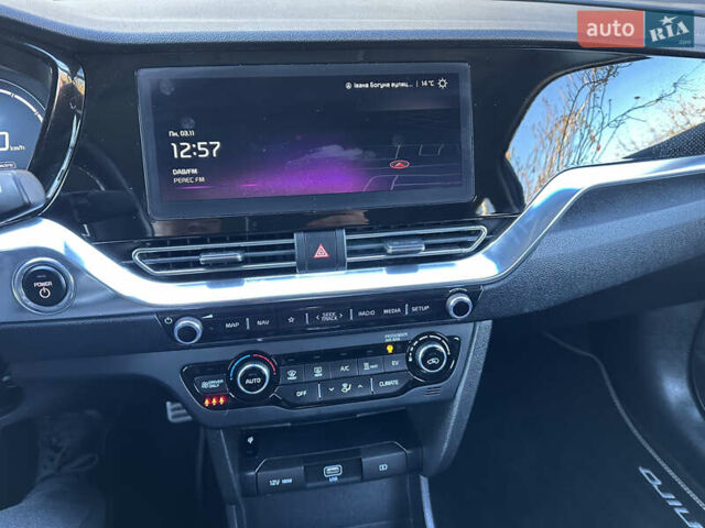 Синий Киа Niro, объемом двигателя 0 л и пробегом 95 тыс. км за 21100 $, фото 20 на Automoto.ua