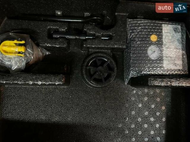 Синій Кіа Niro, об'ємом двигуна 0 л та пробігом 71 тис. км за 24900 $, фото 88 на Automoto.ua