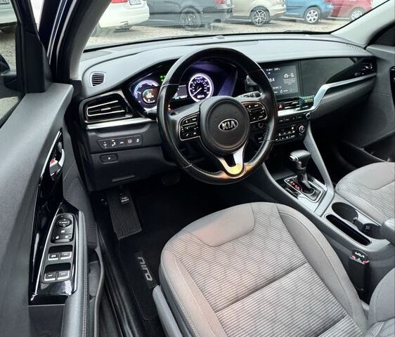 Синий Киа Niro, объемом двигателя 1.6 л и пробегом 68 тыс. км за 19500 $, фото 9 на Automoto.ua