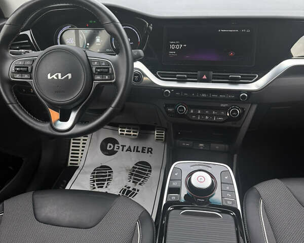Синій Кіа Niro, об'ємом двигуна 0 л та пробігом 47 тис. км за 24400 $, фото 22 на Automoto.ua