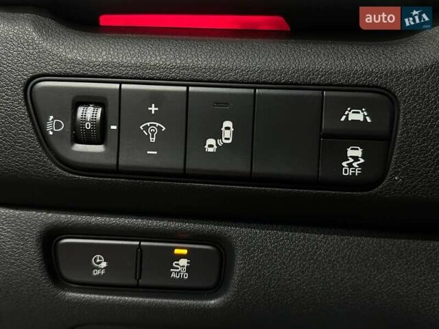 Синій Кіа Niro, об'ємом двигуна 0 л та пробігом 71 тис. км за 24900 $, фото 5 на Automoto.ua