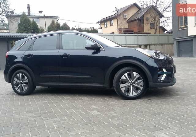 Синий Киа Niro, объемом двигателя 0 л и пробегом 60 тыс. км за 20300 $, фото 3 на Automoto.ua