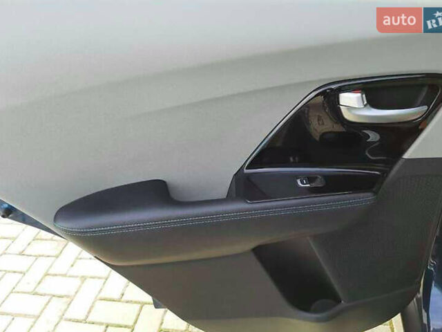 Синий Киа Niro, объемом двигателя 1.58 л и пробегом 85 тыс. км за 16400 $, фото 24 на Automoto.ua
