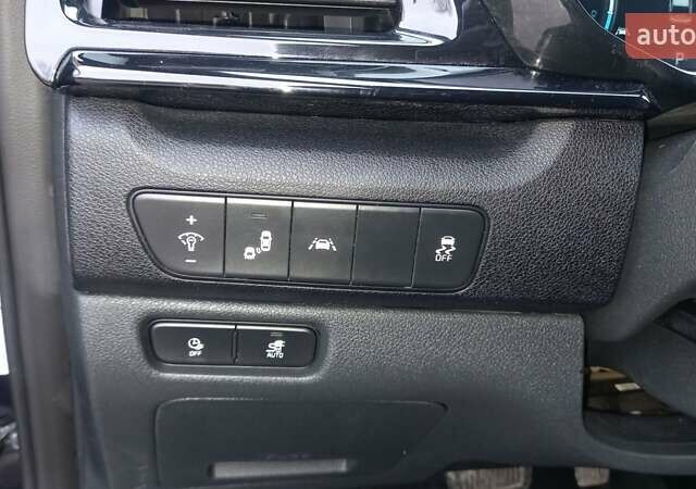 Синий Киа Niro, объемом двигателя 0 л и пробегом 60 тыс. км за 20300 $, фото 13 на Automoto.ua