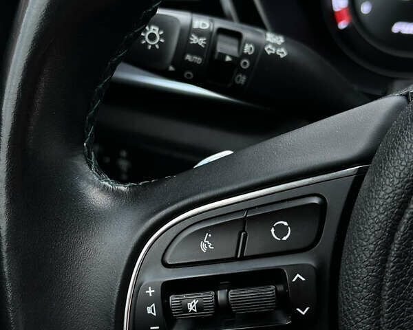 Синій Кіа Niro, об'ємом двигуна 0 л та пробігом 44 тис. км за 21990 $, фото 50 на Automoto.ua