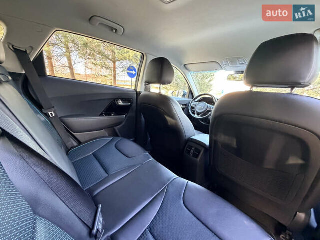 Синій Кіа Niro, об'ємом двигуна 0 л та пробігом 45 тис. км за 23400 $, фото 25 на Automoto.ua
