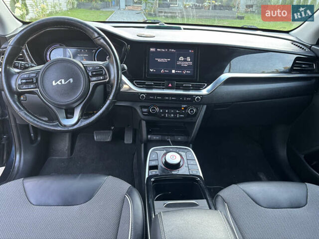Синий Киа Niro, объемом двигателя 0 л и пробегом 120 тыс. км за 19300 $, фото 4 на Automoto.ua