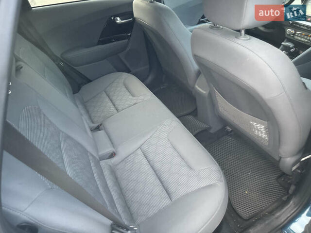 Синий Киа Niro, объемом двигателя 1.58 л и пробегом 40 тыс. км за 19900 $, фото 21 на Automoto.ua