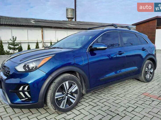 Синий Киа Niro, объемом двигателя 1.58 л и пробегом 85 тыс. км за 16400 $, фото 3 на Automoto.ua
