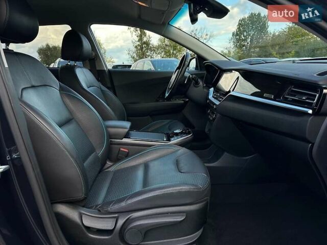 Синий Киа Niro, объемом двигателя 0 л и пробегом 75 тыс. км за 23200 $, фото 74 на Automoto.ua