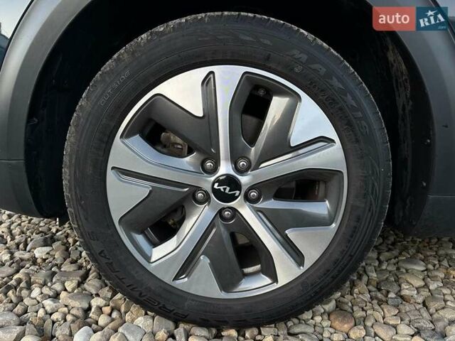 Синий Киа Niro, объемом двигателя 0 л и пробегом 96 тыс. км за 22900 $, фото 29 на Automoto.ua