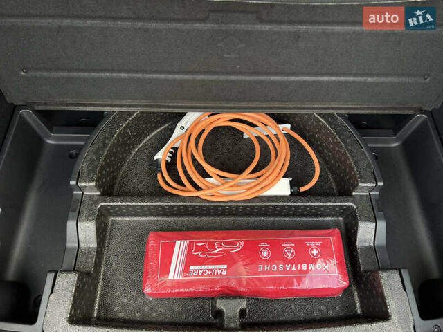 Синий Киа Niro, объемом двигателя 0 л и пробегом 77 тыс. км за 21606 $, фото 39 на Automoto.ua