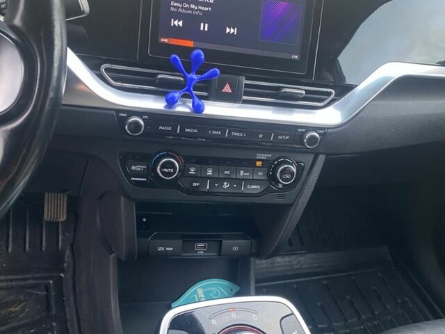 Синій Кіа Niro, об'ємом двигуна 0 л та пробігом 164 тис. км за 20400 $, фото 13 на Automoto.ua