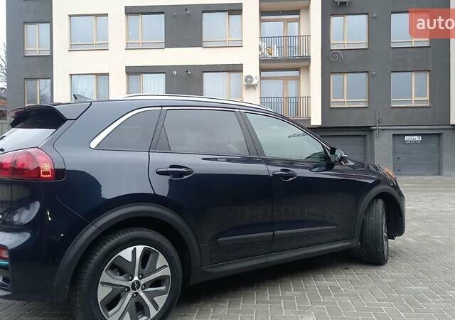 Синий Киа Niro, объемом двигателя 0 л и пробегом 60 тыс. км за 20300 $, фото 4 на Automoto.ua