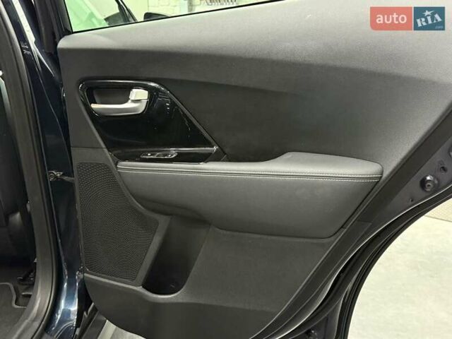 Синий Киа Niro, объемом двигателя 0 л и пробегом 130 тыс. км за 19037 $, фото 28 на Automoto.ua