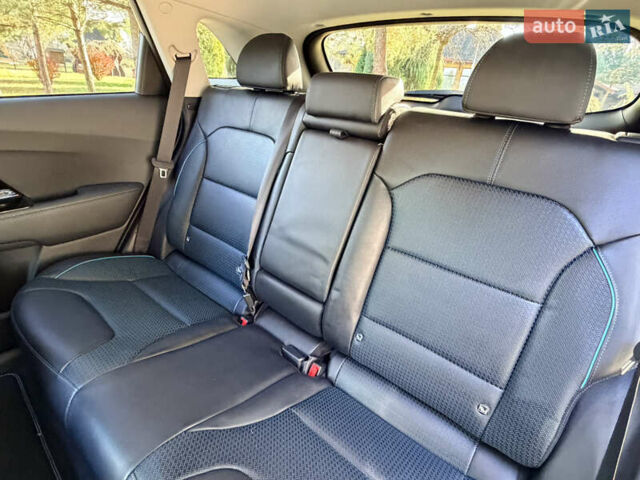 Синій Кіа Niro, об'ємом двигуна 0 л та пробігом 45 тис. км за 23400 $, фото 22 на Automoto.ua
