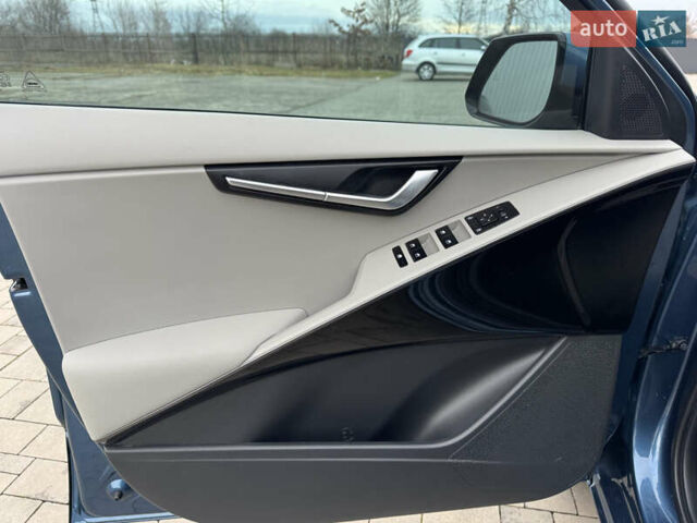 Синій Кіа Niro, об'ємом двигуна 0 л та пробігом 34 тис. км за 23400 $, фото 10 на Automoto.ua