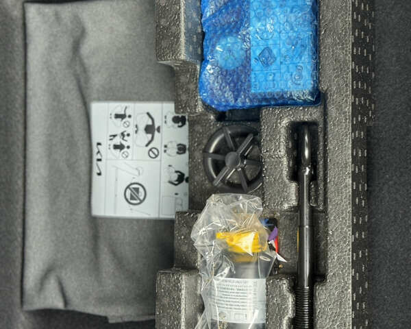 Синий Киа Niro, объемом двигателя 0 л и пробегом 18 тыс. км за 27400 $, фото 65 на Automoto.ua