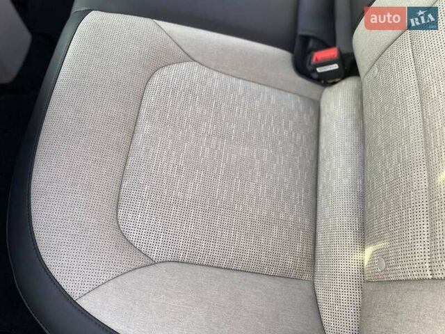 Синій Кіа Niro, об'ємом двигуна 0 л та пробігом 28 тис. км за 22500 $, фото 19 на Automoto.ua