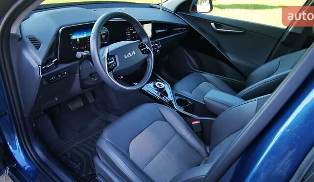 Синий Киа Niro, объемом двигателя 0 л и пробегом 14 тыс. км за 22400 $, фото 4 на Automoto.ua