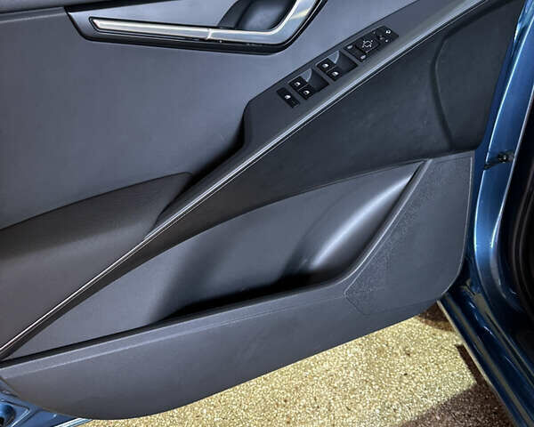 Синій Кіа Niro, об'ємом двигуна 0 л та пробігом 114 тис. км за 24800 $, фото 15 на Automoto.ua