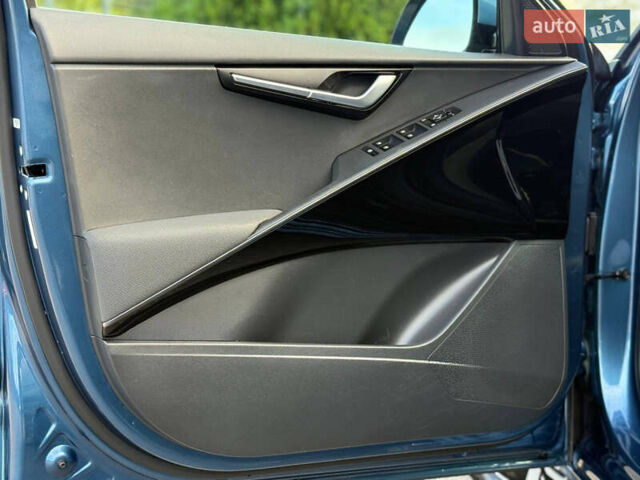 Синий Киа Niro, объемом двигателя 0 л и пробегом 108 тыс. км за 22350 $, фото 46 на Automoto.ua