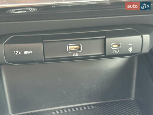 Синий Киа Niro, объемом двигателя 0 л и пробегом 18 тыс. км за 27400 $, фото 33 на Automoto.ua