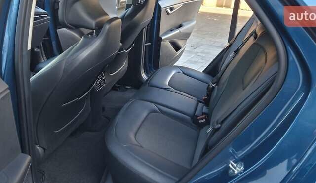 Синій Кіа Niro, об'ємом двигуна 0 л та пробігом 102 тис. км за 21400 $, фото 13 на Automoto.ua
