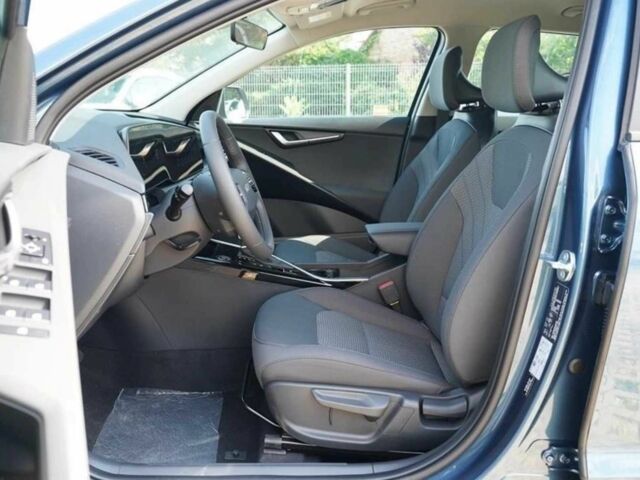 Синій Кіа Niro, об'ємом двигуна 1.6 л та пробігом 40 тис. км за 17000 $, фото 8 на Automoto.ua