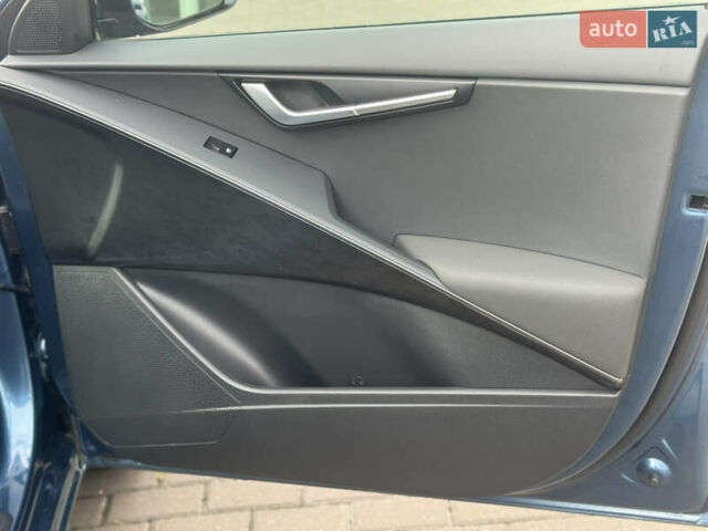 Синий Киа Niro, объемом двигателя 0 л и пробегом 18 тыс. км за 27400 $, фото 60 на Automoto.ua