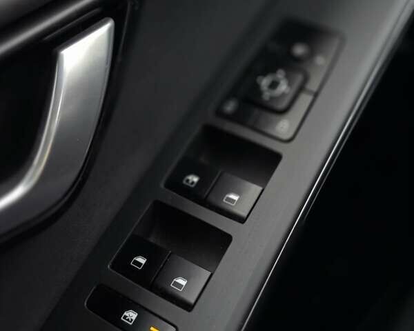 Синій Кіа Niro, об'ємом двигуна 0 л та пробігом 123 тис. км за 23900 $, фото 8 на Automoto.ua